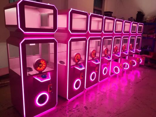 Equipamento cor-de-rosa a fichas de Arcade Game Capsule Toy Lottery da máquina de venda automática do presente
